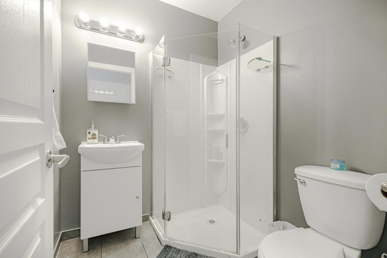 Homa Homestay Hotel By Olympic Stadium Montreal Auberge-Hostel エクステリア 写真