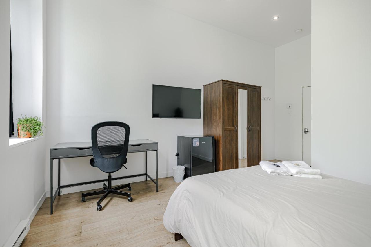 Homa Homestay Hotel By Olympic Stadium Montreal Auberge-Hostel エクステリア 写真