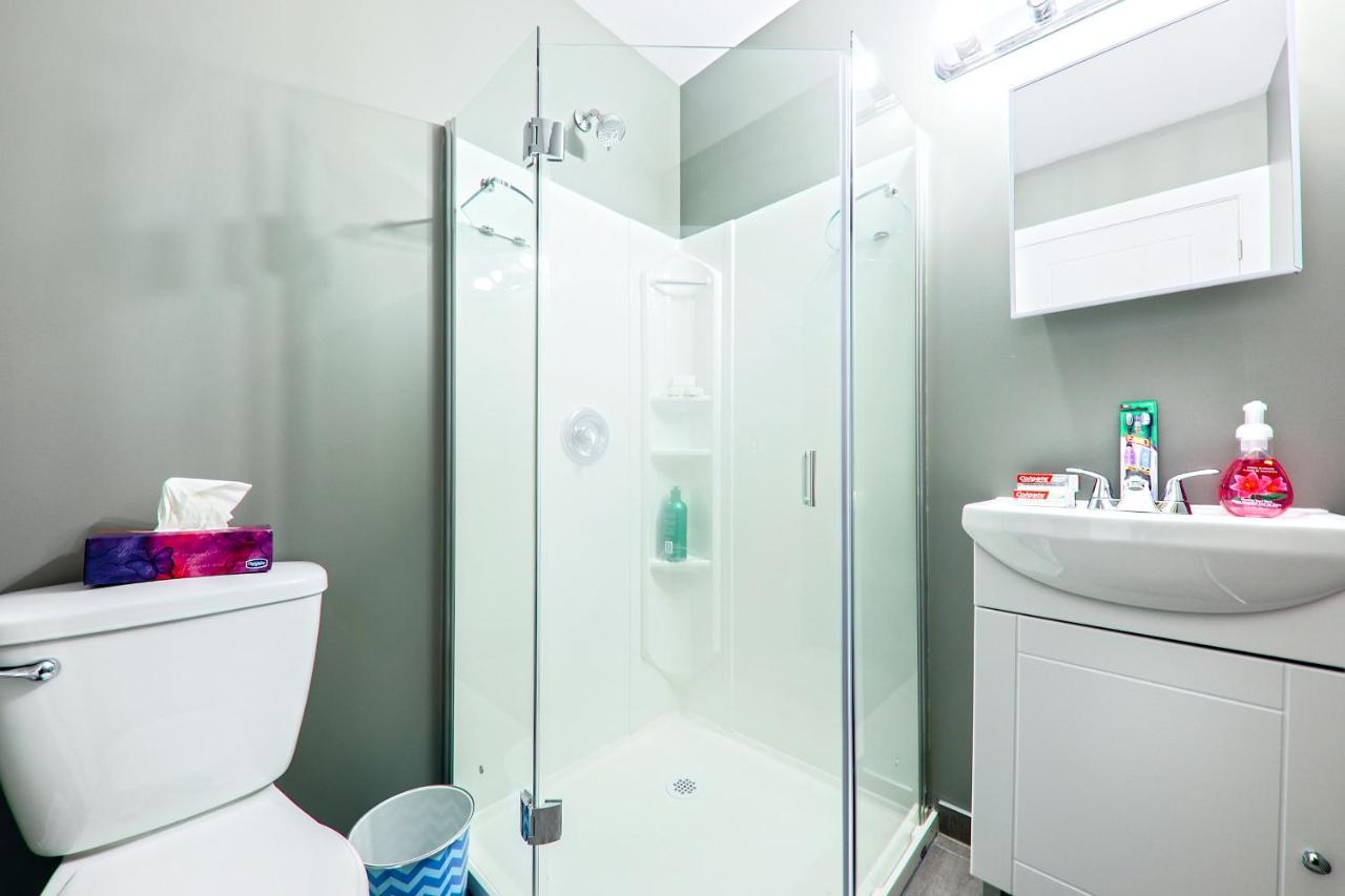 Homa Homestay Hotel By Olympic Stadium Montreal Auberge-Hostel エクステリア 写真