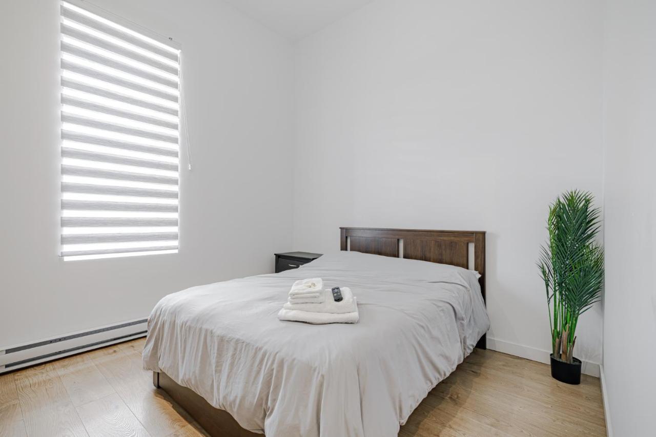 Homa Homestay Hotel By Olympic Stadium Montreal Auberge-Hostel エクステリア 写真
