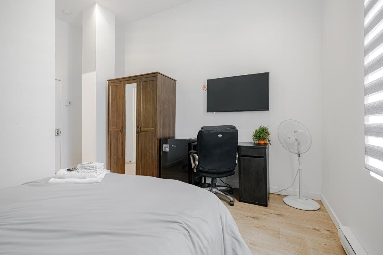 Homa Homestay Hotel By Olympic Stadium Montreal Auberge-Hostel エクステリア 写真