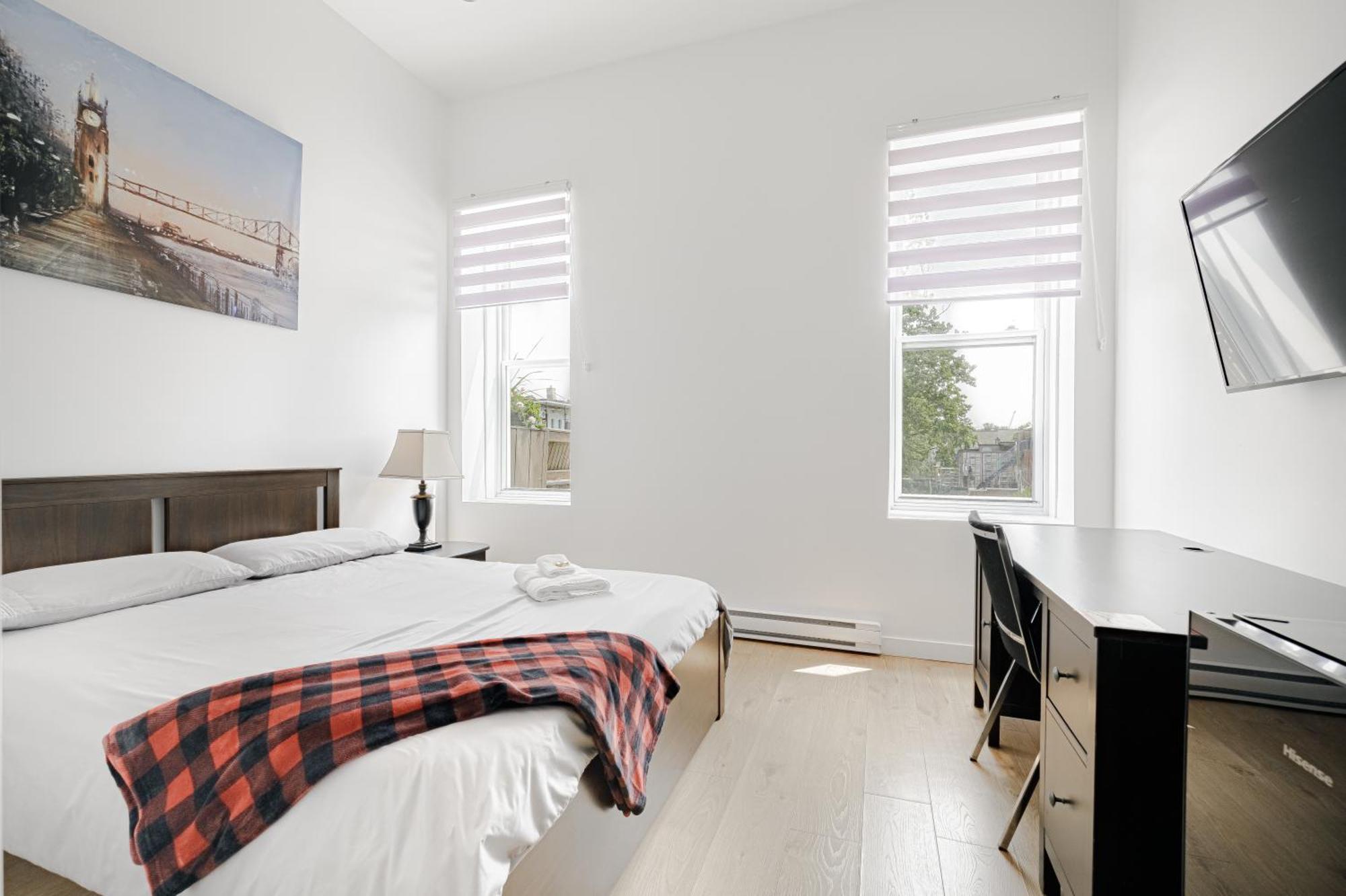 Homa Homestay Hotel By Olympic Stadium Montreal Auberge-Hostel エクステリア 写真