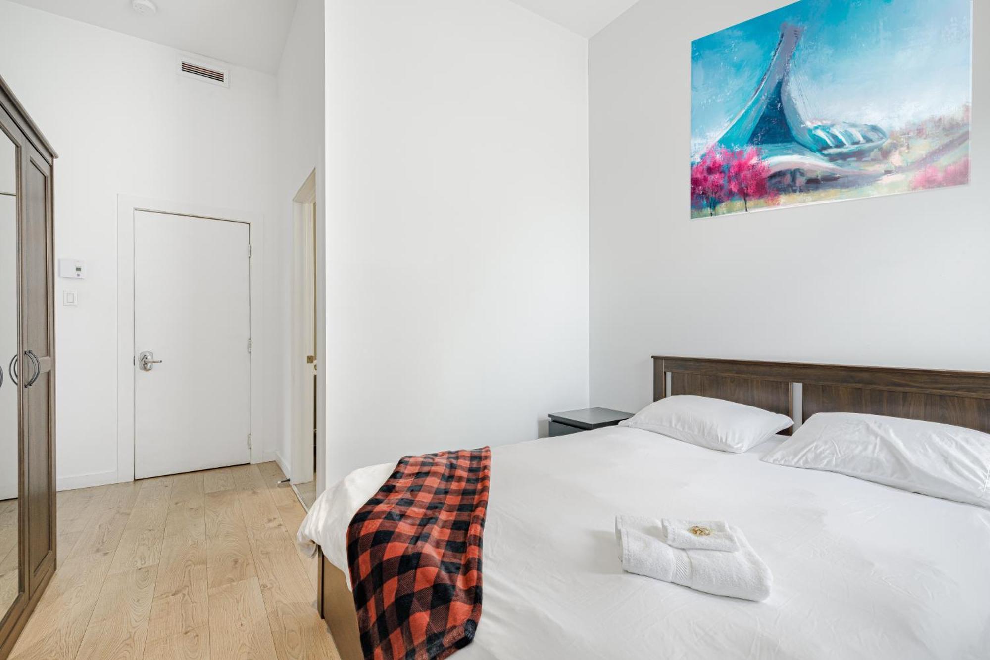 Homa Homestay Hotel By Olympic Stadium Montreal Auberge-Hostel エクステリア 写真