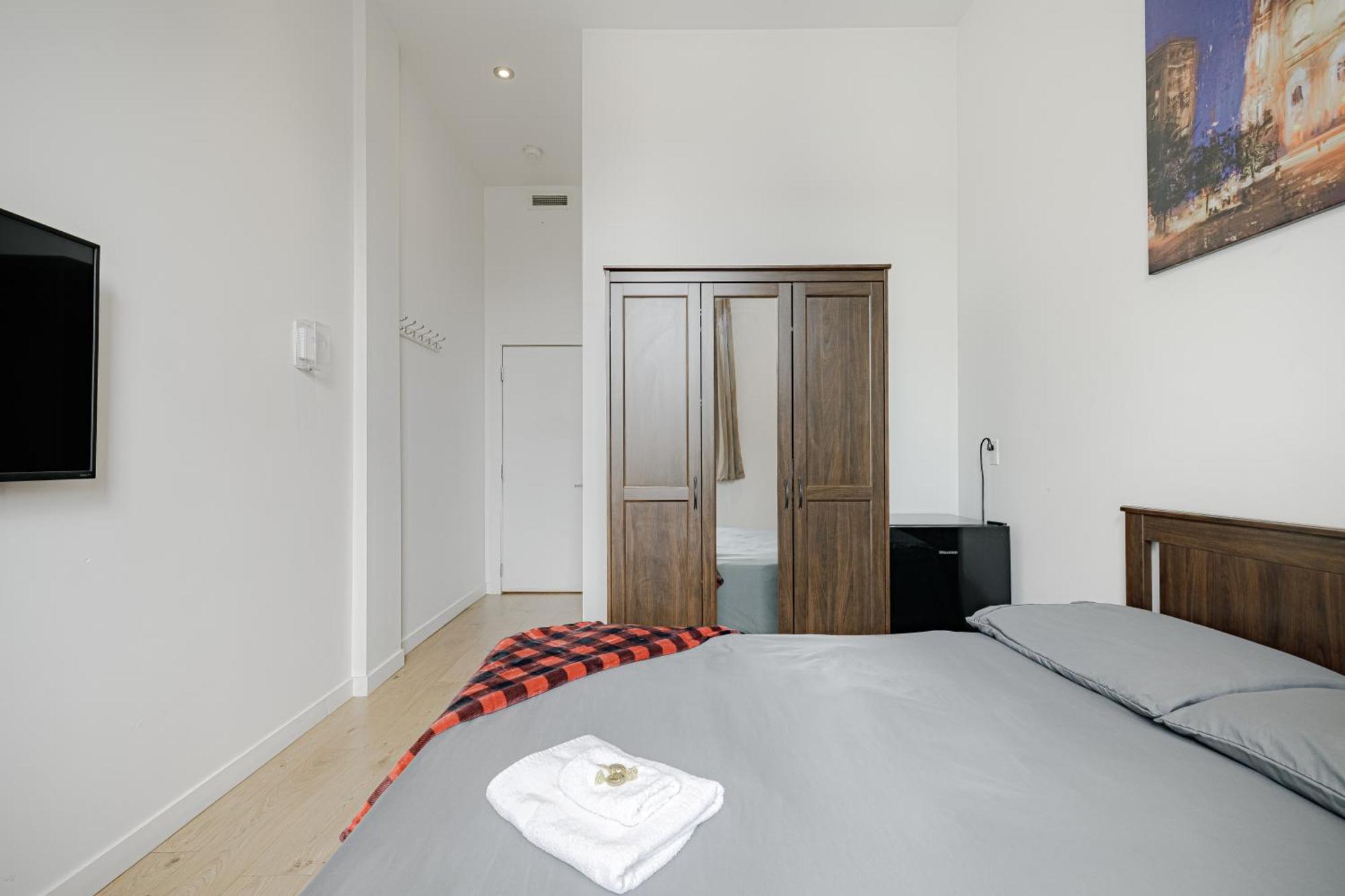 Homa Homestay Hotel By Olympic Stadium Montreal Auberge-Hostel エクステリア 写真