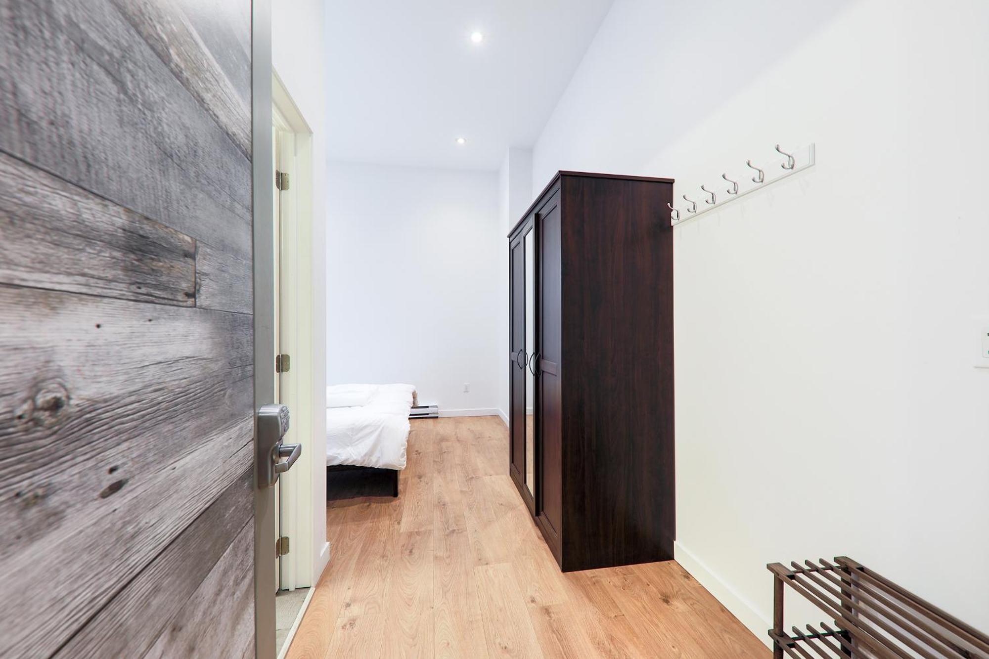 Homa Homestay Hotel By Olympic Stadium Montreal Auberge-Hostel エクステリア 写真